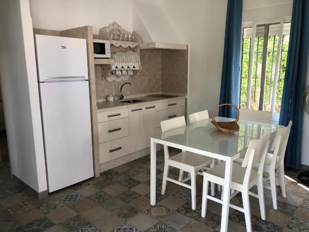 Apartamentos Cala Isabel Zahora Eksteriør bilde